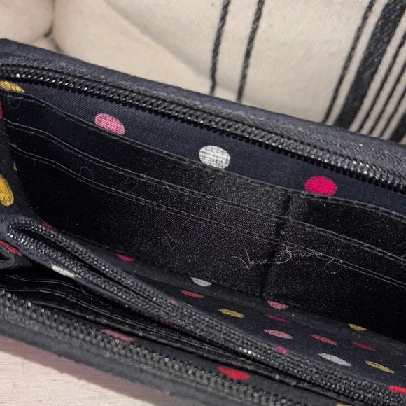 🌸Vera Bradley Havana Rose Black Floral Quilted Colorful Zip Wallet Like New - Picture 4 of 9